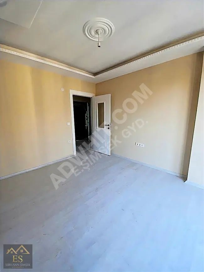 Duplex 4+1 for sale, a 10-minute walk to the Metrobus and Metro, in SİYAVUŞPAŞA