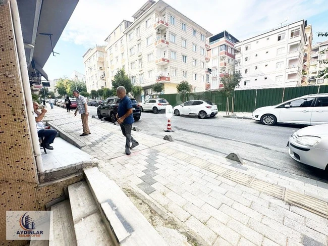 YENİBOSNA ESKİ POSTANE YAKINI 200M2 DEPO DÜKKAN