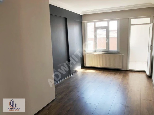 Apartment for sale 3+1 near the mosque in YENİBOSNA MERKEZ