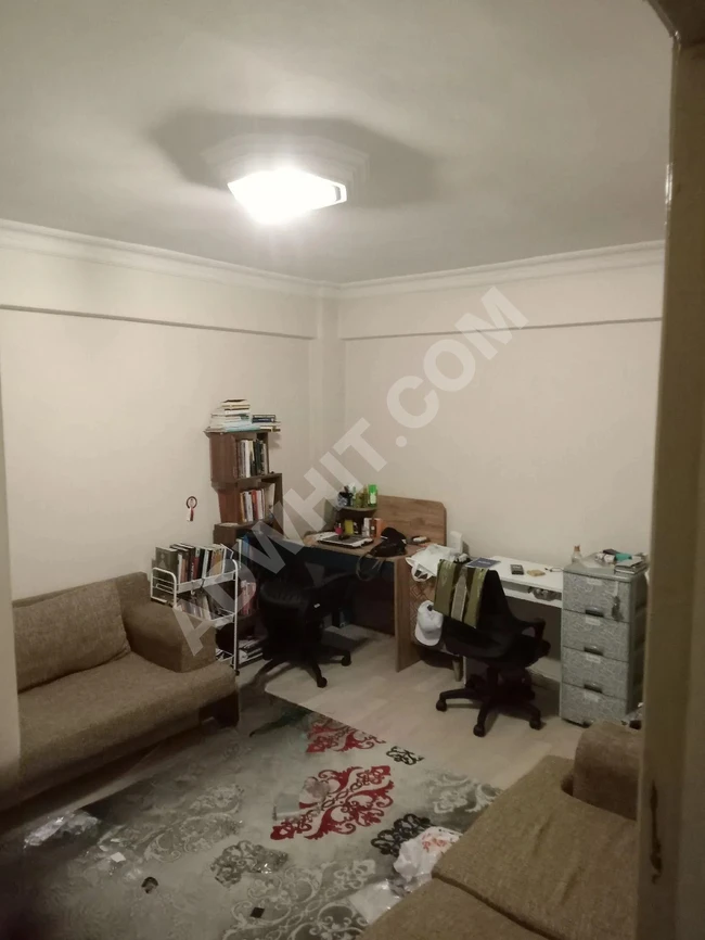 Apartment 2+1 for sale with a foreign tenant located on GÜNGÖREN Street