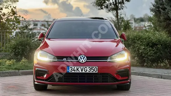 Golf 1.6 TDI car, model 2017 with a glass roof and special color, distance 90,000 km