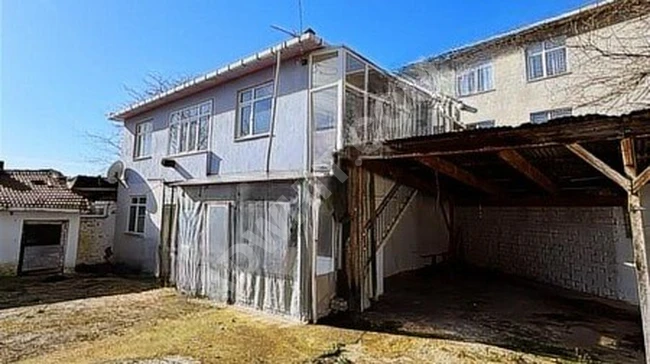 A two-story building with a warehouse in Çatalca, Ovayenice