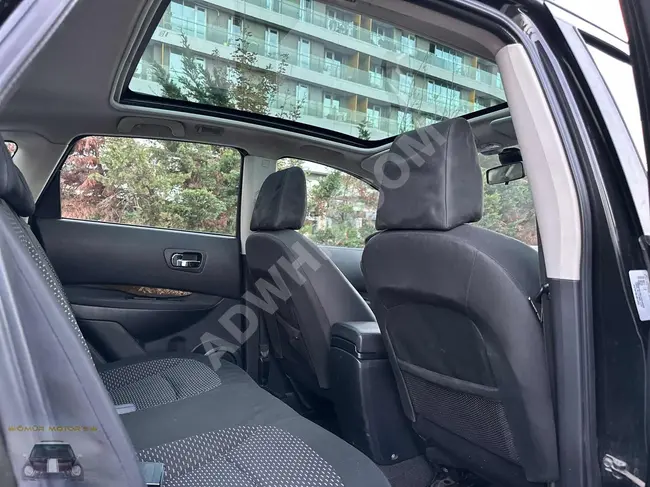 Qashqai car 190,000, roof, cover, and trunk without paint, with a glass roof