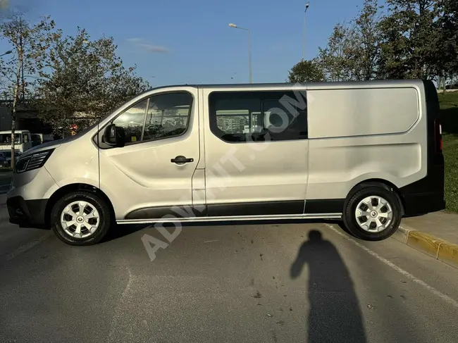 2022 - RENAULT TRAFIC - Automatic - Screen - With camera and no exterior defects - From AKCAR