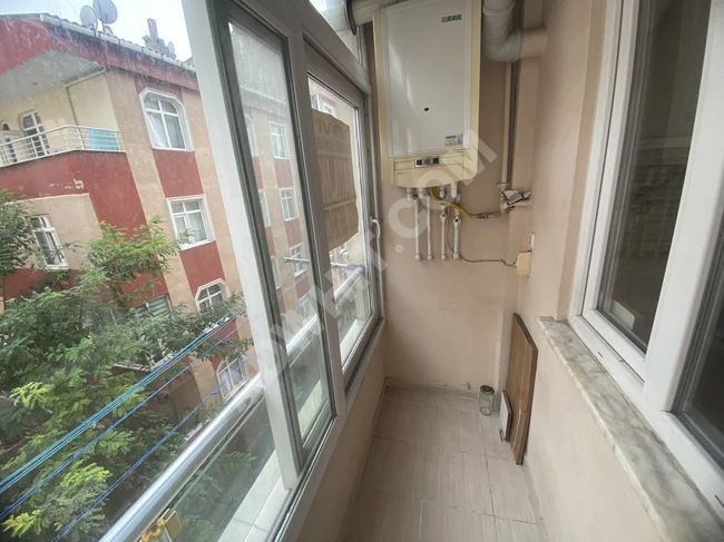 Empty apartment 2+1 on the third floor, close to the street, 10 years old, equipped with combi heating, with housing license