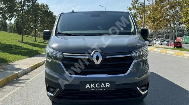 AKCAR-2022-RENAULT TRAFİC 5+1-EKRAN-GERİ GÖRÜŞ KAMERA-HATASIZ