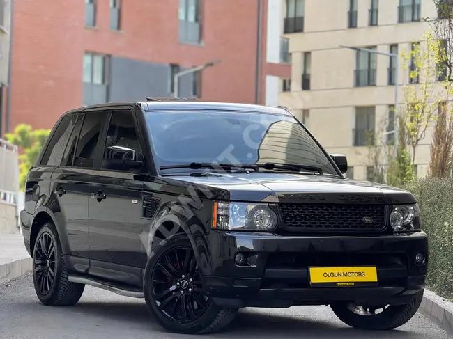 RANGE ROVER PREMİUM HSE- مقاعد 4 مع ميزة التدفاة وذاكرة , ونظام التعليق الهوائي