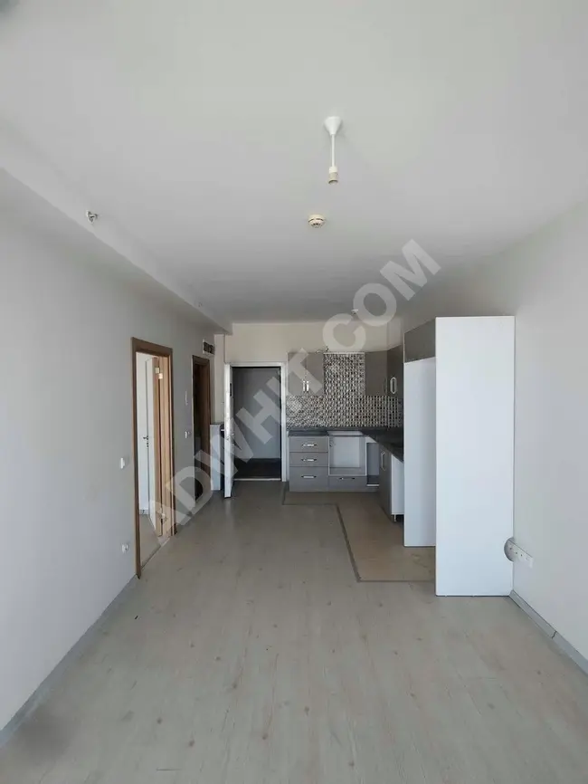 Metrobüse yakın 1+1 boş kiralık daire