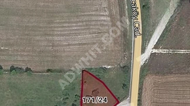 Land for sale with an area of 906 square meters facing the road in the ÇATALCA BAŞAKKÖY area