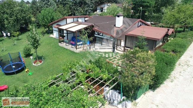 Villa 1700 m² with a garden inside a residential complex ELBASAN in ÇATALCA