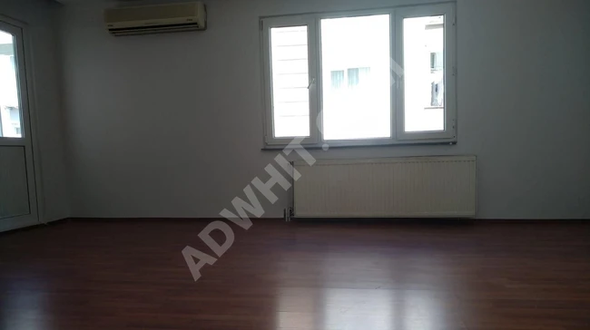 Apartment for sale with elevator and near the municipal buildings of BAHÇELİEVLER - by PAŞA EMLAK