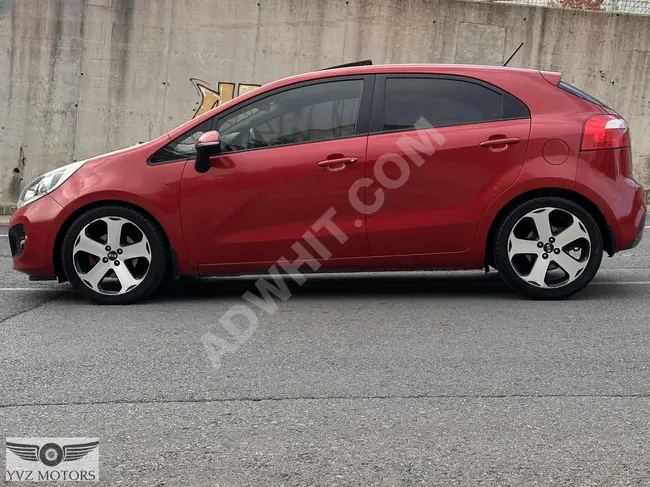 سيارة  KIA RIO 1.4 CRDI SPORTY موديل 2013  مع سقف بانورامي عداد 148,000 كم