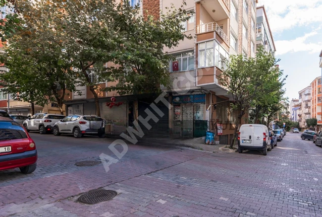 Two commercial shops for sale with an area of 320 m² in the Bahçelievler Siyavuşpaşa area