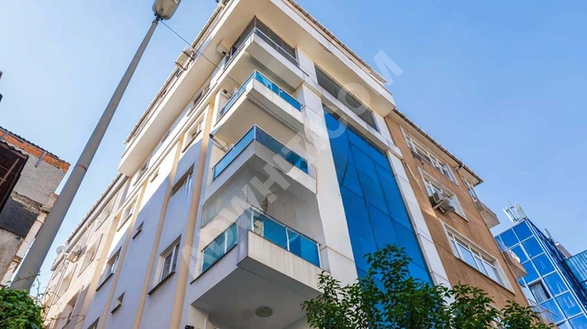 1+1 apartment for sale in a 13-year-old building in the center of Şirinevler