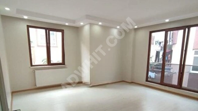 Duplex apartment 4+1 160 m² in a 3-story building for sale in BAĞCILAR, BARBAROS neighborhood