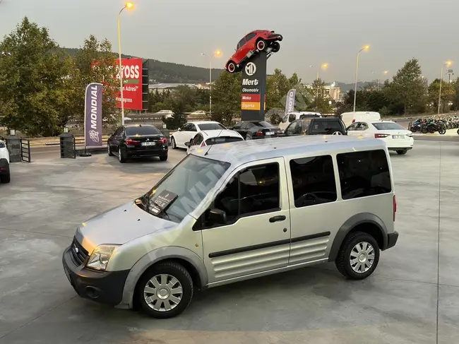 سيارة FORD TOURNEO CONNECT 1.8 TDCİ موديل 2013 بقوة 75 حصان