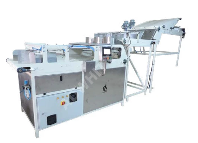 Machine for counting and stacking Arabic bread