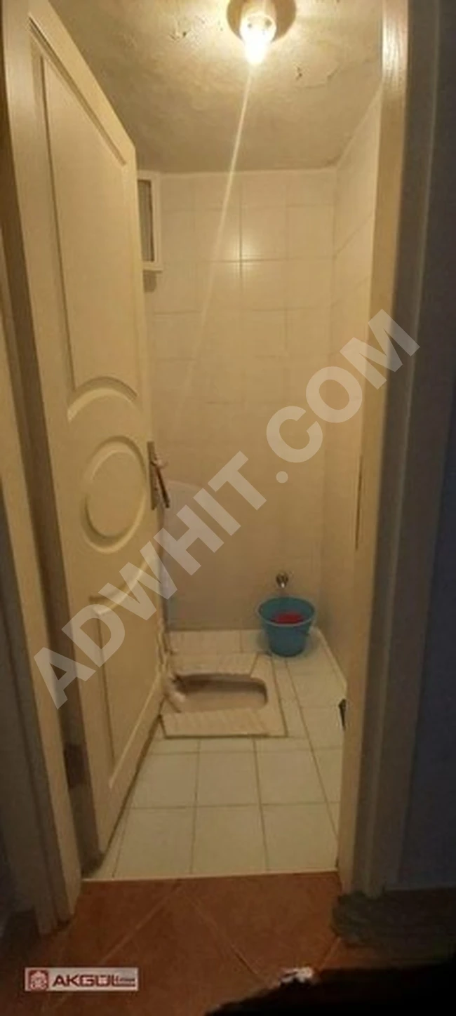 Apartment 3+1 for sale with an area of 120 square meters on the third floor with an elevator and with a property deed (Flat Ownership - KAT İRTİFAKLI) in the BAHÇELİEVLER SOĞANLI area