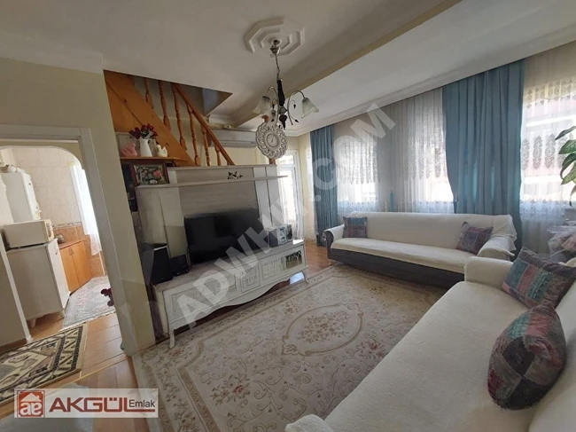 Duplex apartment 5+1 for sale with an area of 175 square meters in a 17-year-old building, one apartment per floor, suitable for a loan in the BAHÇELİEVLER KOCASİNAN area