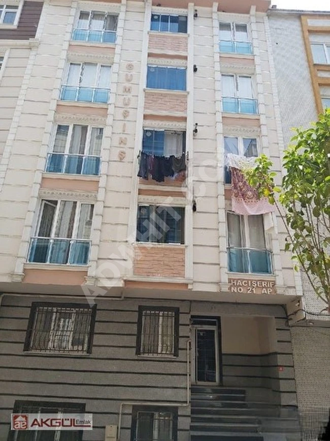 Duplex 5+2 suitable for loan, 200 m², in excellent condition and cleanliness near SOĞANLI square in BAHÇELİEVLER