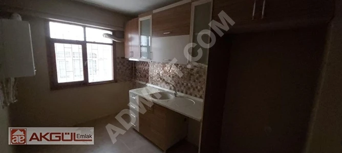 3+1 Apartment for rent with an area of 110 m2, high entry in BAHÇELİEVLER SOĞANLI