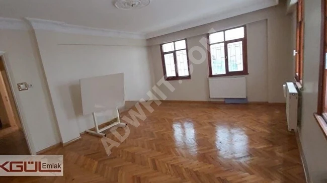 3+1 Apartment for rent with an area of 110 m2, high entry in BAHÇELİEVLER SOĞANLI