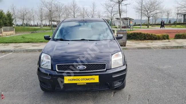 سيارة Ford موديل 2005 مع امكانية القرض لكامل المبلغ