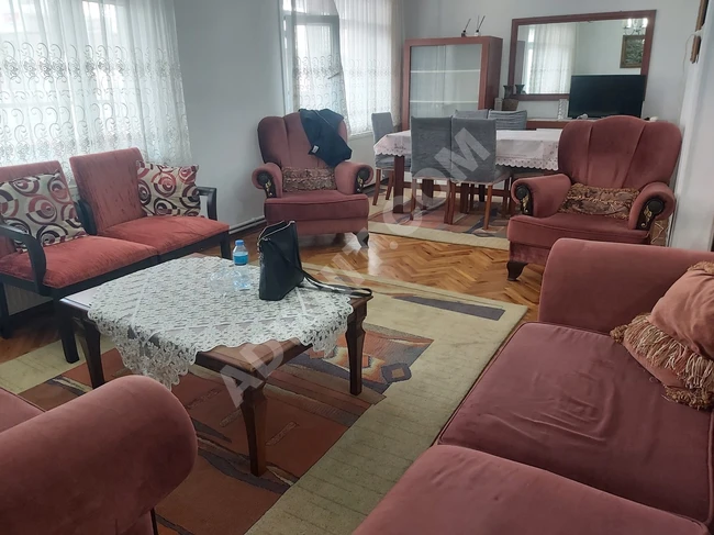 For rent 3+1 fully furnished apartment on the high ground floor in GÜNGÖREN CAMLIKAHVE