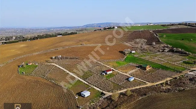 SİLİVRİ AKÖRENDE 537M2 ETRAFI ÇEVRİLİ KÖYÜN DİBİNDE