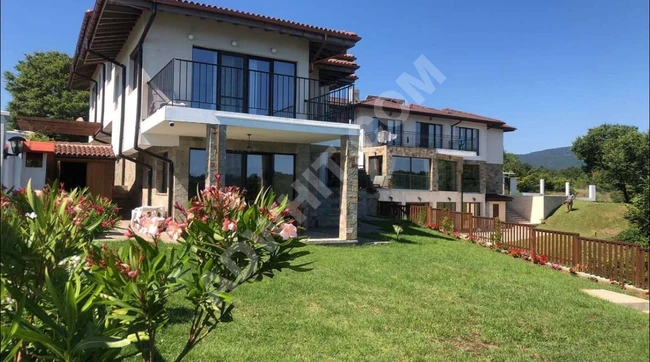 Villa for annual rent with a direct sea view