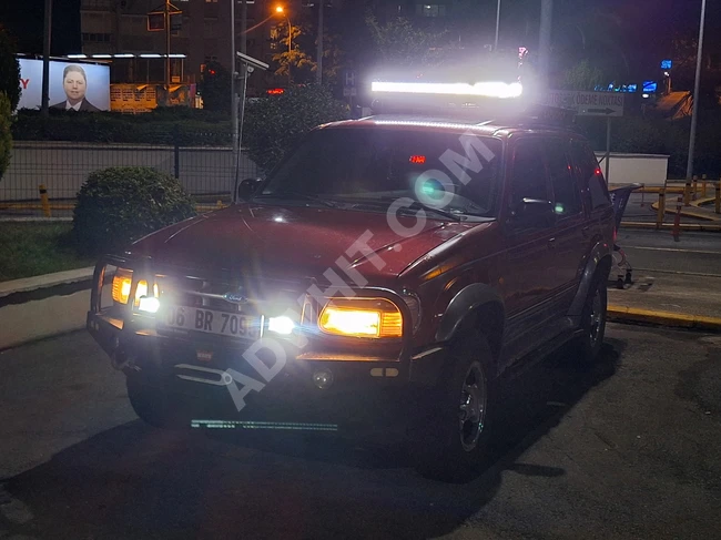 سيارة FORD EXPLORER  4.0 V6 موديل 1997  عداد 234,000 كم.