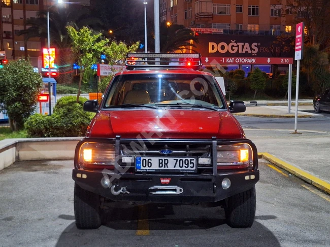 سيارة FORD EXPLORER  4.0 V6 موديل 1997  عداد 234,000 كم.