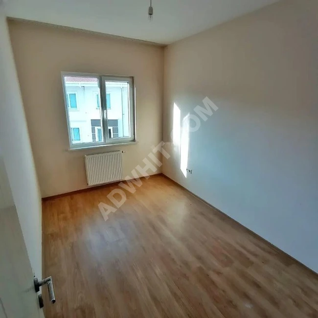 DOSTUM GAYRİMENKUL'DEN AKASYA SİTESİNDE ARA KAT SATILIK DAİRE