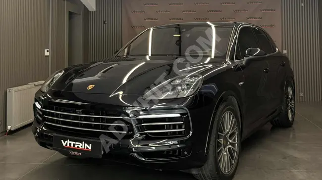 سيارة PORSCHE CAYENNE HYBRID موديل 2022 - شاشة عرض رأسية - وسائط متعددة - BOSE