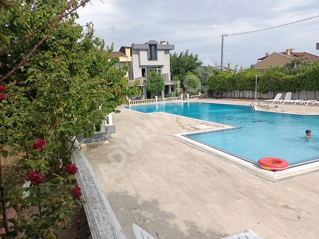 For sale: Detached villa in a residential complex with a pool in Selimpaşa