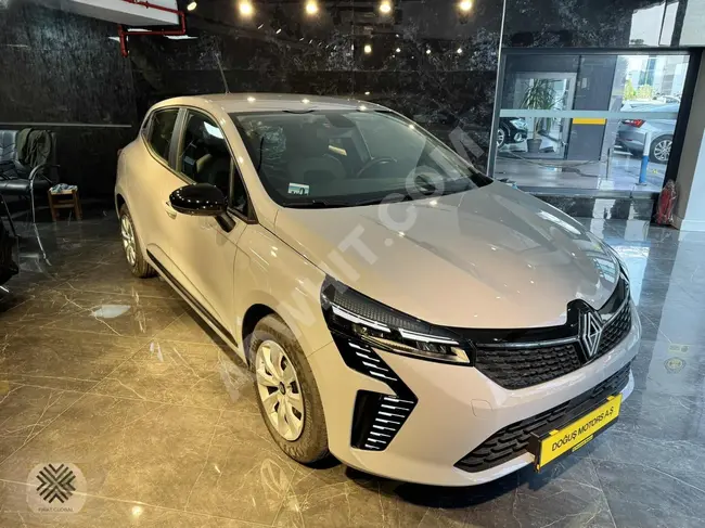 سيارة Renault CLİO 1.0Tce موديل 2023  بدون عيوب وبدون طلاء