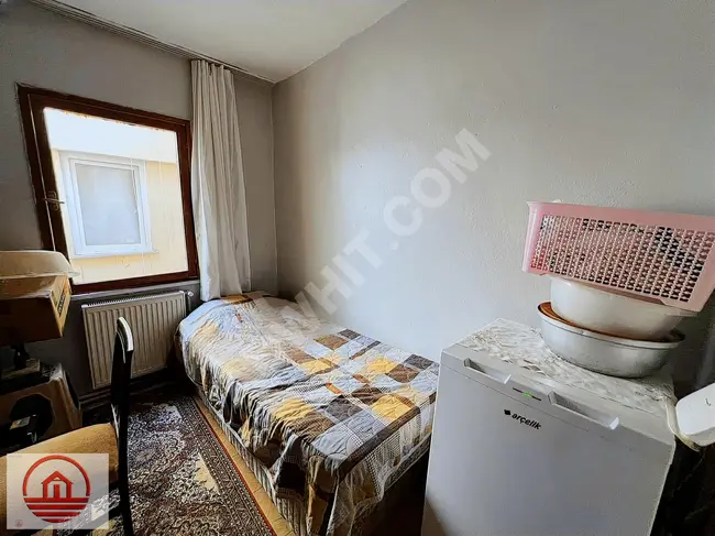 SİLİVRİ MERKEZİ KONUMDA CADDE CEPHELİ ASANSÖRLÜ 3+1 DAİRE