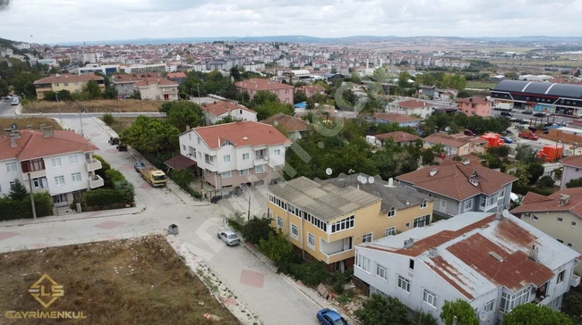 For sale, an independent building with three floors in ÇATALCA, FERHATPAŞA neighborhood