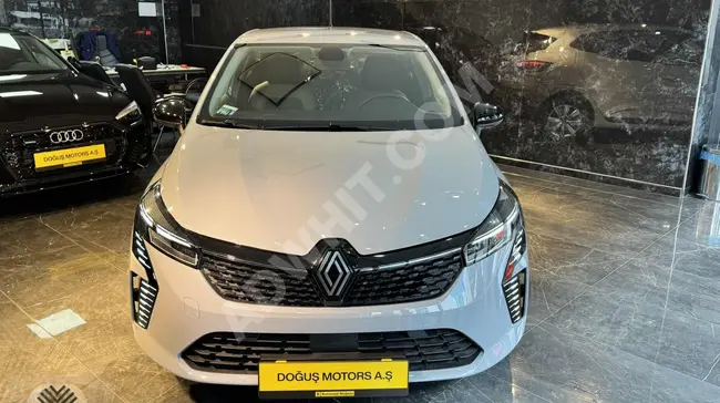 سيارة Renault CLİO 1.0Tce موديل 2023  بدون عيوب وبدون طلاء