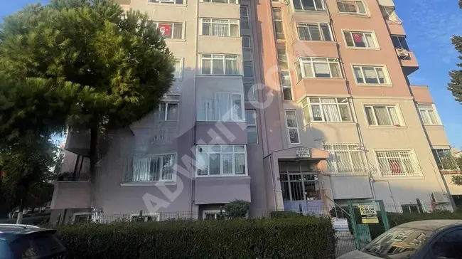 SİLİVRİ YENİ MAHALLEDE SATILIK 3+1 ARA KAT BOŞ DAİRE