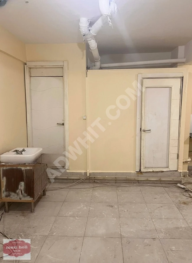 Shop for rent spacious with a large entrance in BAHÇELİEVLER SOĞANLI