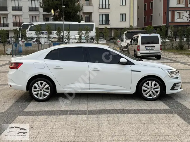 RENAULT MEGANE 1.5 BLUE DCI EDC JOY model 2021 odometer 161,000 km automatic