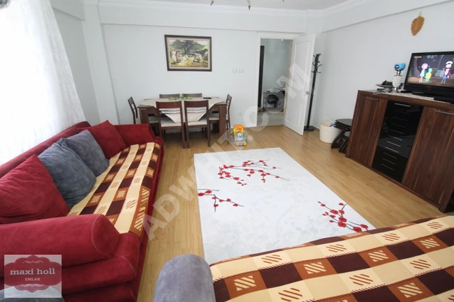 For sale urgently 3+1 apartment on the middle floor above one apartment in Soğanlı Square