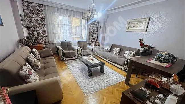 Urgent * Spacious 3+1 apartment for sale in the center of Ümraniye Çarşı