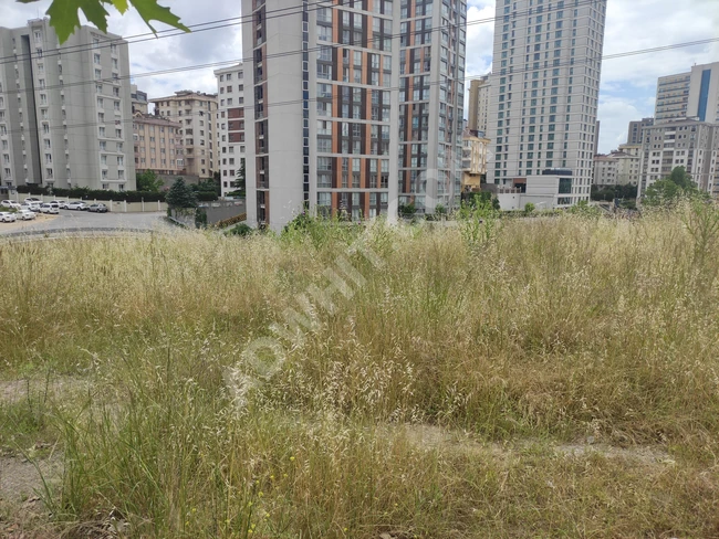 Land with an area of 596 square meters for sale, suitable for converting the permit for construction in the Tatlısu neighborhood, Ümraniye