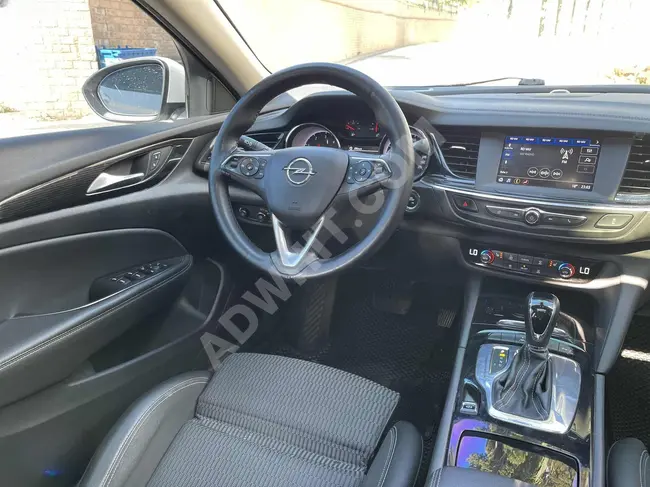 OPEL INSIGNIA model 2019, 1.6 CDTI sunroof, lane-keeping system, seat heating