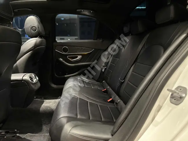 سيارة Mercedes - Benz موديل 2018 140,000 كم, غير مطلية، ذاكرة مزدوجة + عجلة قيادة كهربائية + سقف زجاجي