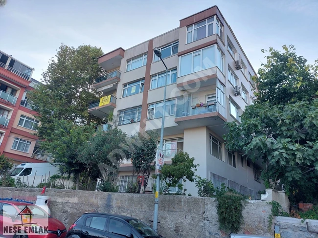 An empty apartment in ÜSKÜDAR, İCADİYE, near the FETHİPAŞA KORUSU reserve and close to KUZGUNCUK