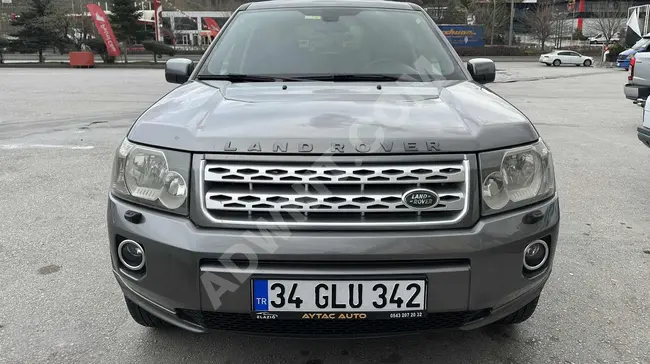 Land Rover model 2009 with automatic transmission and panoramic roof