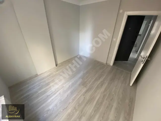 ALBAYRAKTAN BOŞ-METRO 5DK SIFIR 2+1 1.KAT-EBEVEYN BANYOLU DAİRE